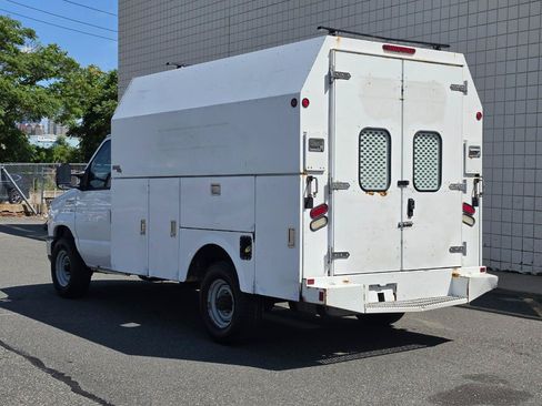 Used 2014 Ford E-350 and Econoline 350 Super Duty w/ Power Windows & Locks Group RWD image 5