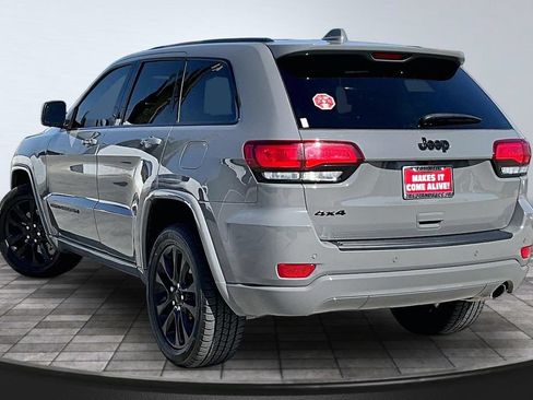 Certified 2022 Jeep Grand Cherokee Laredo X AWD/4WD image 21