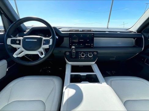 Used 2025 Land Rover Defender 110 S image 19