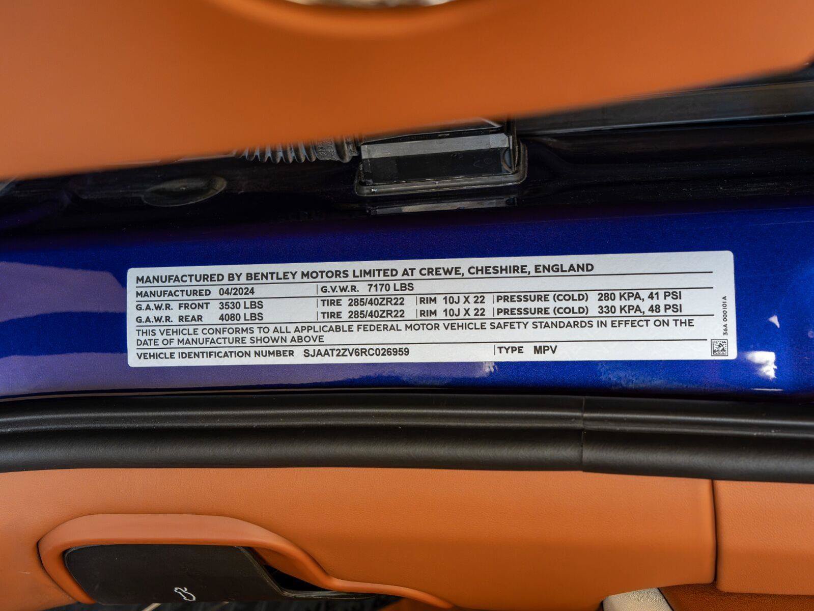 Used 2024 Bentley Bentayga AWD/4WD image 33