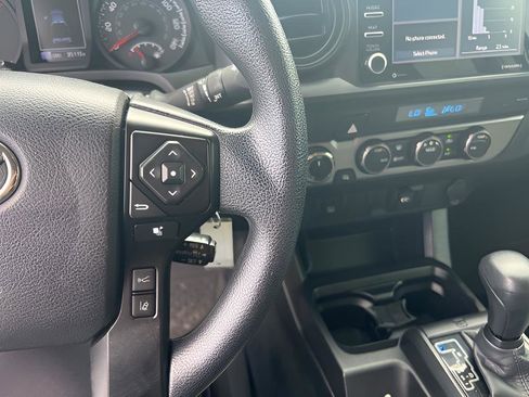 Used 2022 Toyota Tacoma SR image 17