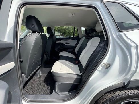 New 2025 Volkswagen Tiguan SE AWD/4WD image 9