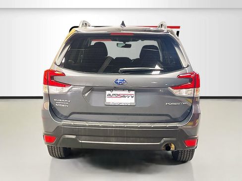 Used 2024 Subaru Forester Premium AWD/4WD image 6