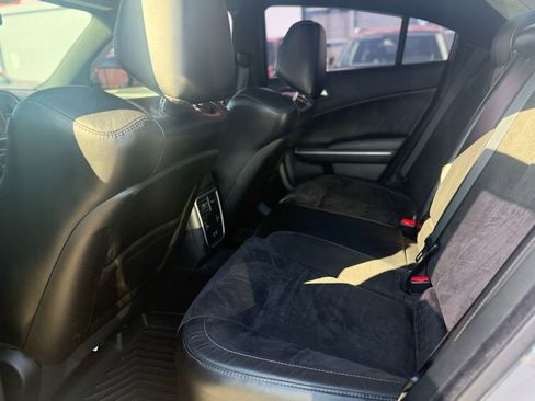 Used 2018 Dodge Charger R/T Scat Pack RWD image 10