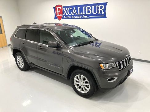 Used 2021 Jeep Grand Cherokee Laredo AWD/4WD image 2