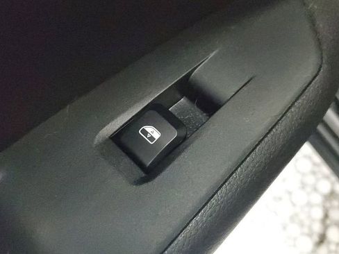 Used 2024 Jeep Compass Latitude w/ Altitude Special Edition image 17