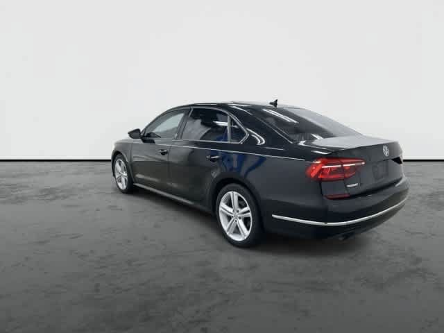 Used 2019 Volkswagen Passat 2.0T Wolfsburg w/ Wheels & Sunroof Package FWD image 2