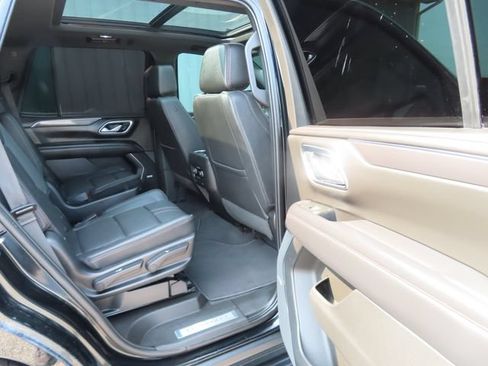 Used 2022 Chevrolet Tahoe RST w/ Luxury Package AWD/4WD image 28
