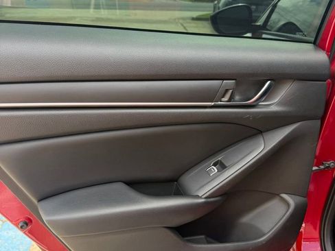 Used 2018 Honda Accord Sport image 8