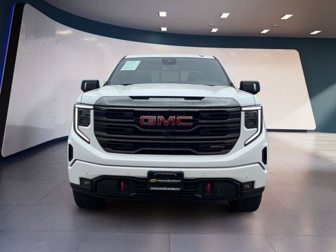 Used 2024 GMC Sierra 1500 AT4 w/ Technology Package AWD/4WD image 8