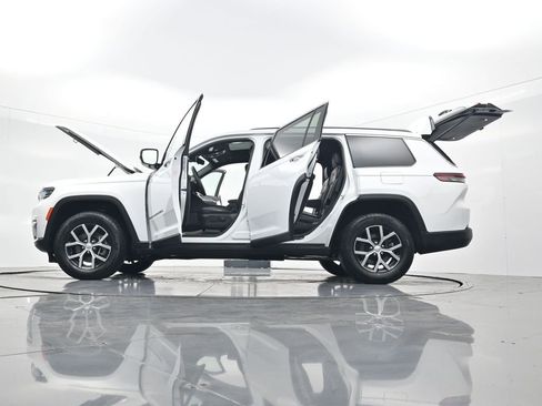 Used 2024 Jeep Grand Cherokee L Limited w/ Luxury Tech Group II image 45