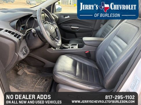 Used 2017 Ford Escape Titanium w/ Equipment Group 301A AWD/4WD image 11