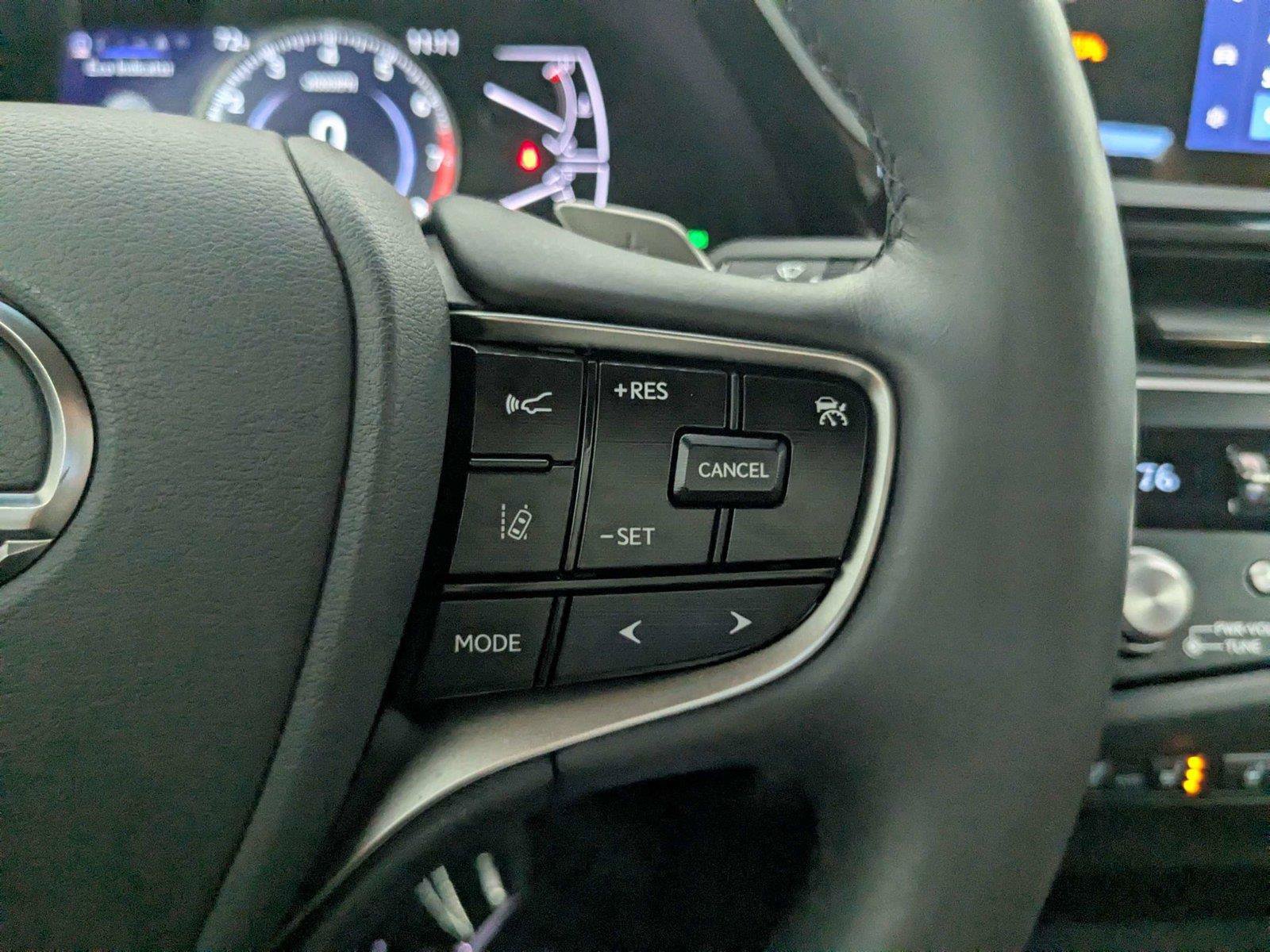 Used 2025 Lexus ES 350 w/ Premium Package FWD image 18