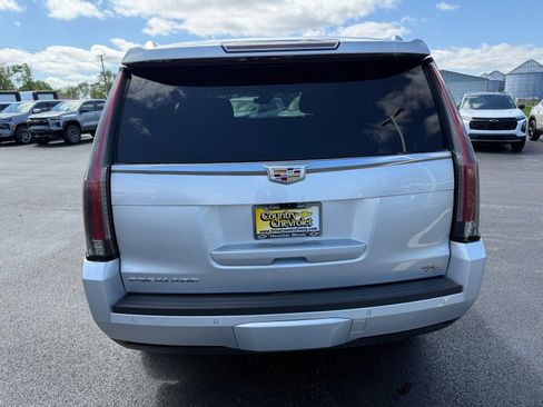 Used 2019 Cadillac Escalade Premium Luxury image 4