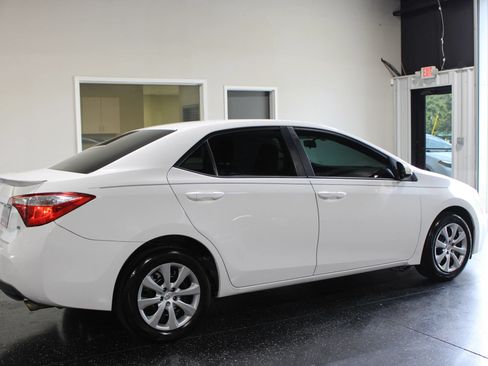 Used 2014 Toyota Corolla LE FWD image 3