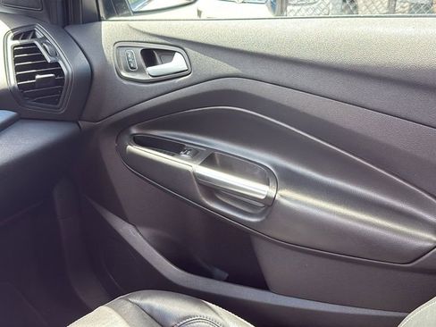 Used 2017 Ford Escape SE w/ SE Leather Comfort Package AWD/4WD image 29