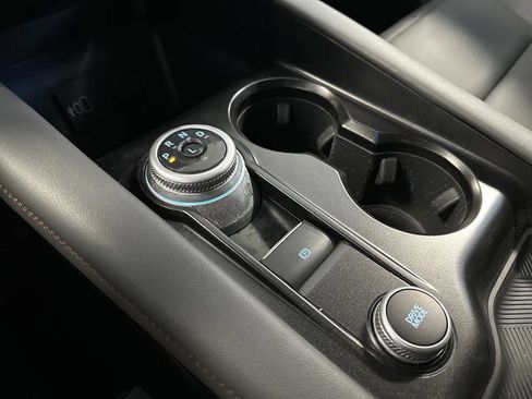 New 2026 Ford Explorer Active w/ Active Comfort Package image 21