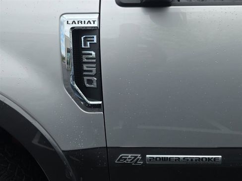 Used 2017 Ford F250 Lariat image 3