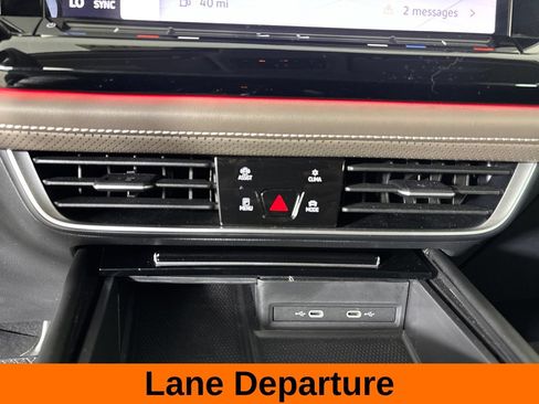 Used 2024 Volkswagen Atlas SEL AWD/4WD image 21
