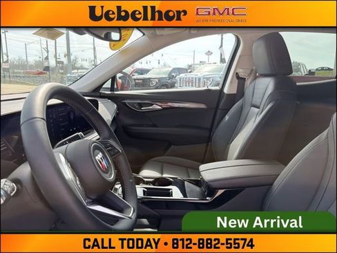 Used 2025 Buick Envision Preferred image 21