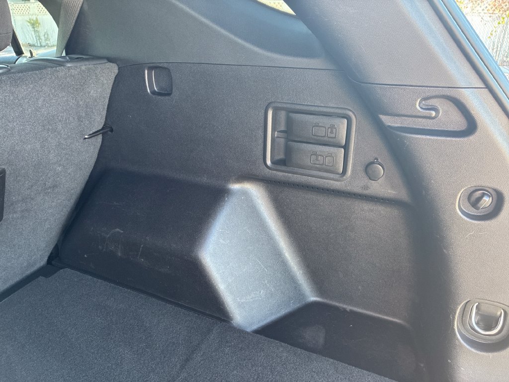 Used 2018 Chevrolet Equinox LT AWD/4WD image 38