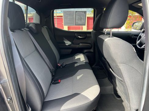 Used 2022 Toyota Tacoma TRD Sport AWD/4WD image 29