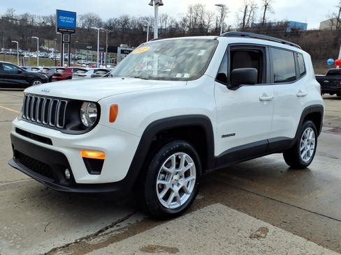 Used 2022 Jeep Renegade Latitude w/ Convenience Group image 4
