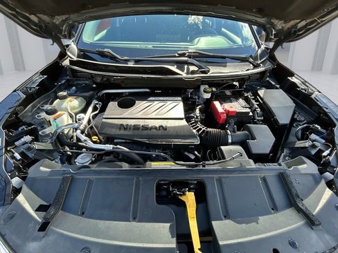 Used 2023 Nissan Rogue S AWD/4WD image 11
