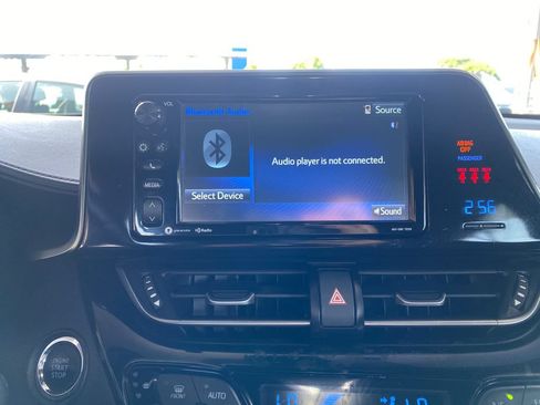 Used 2018 Toyota C-HR XLE FWD image 34