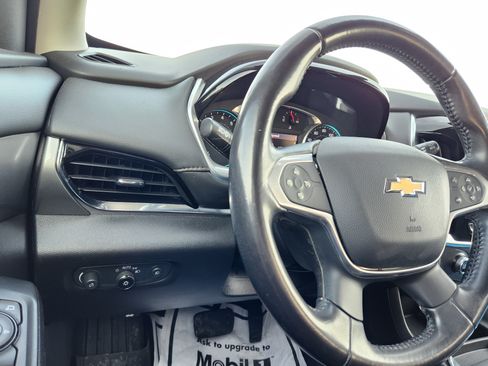 Used 2021 Chevrolet Traverse LT FWD image 25