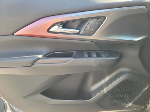 New 2025 Chevrolet Equinox EV RS image 18