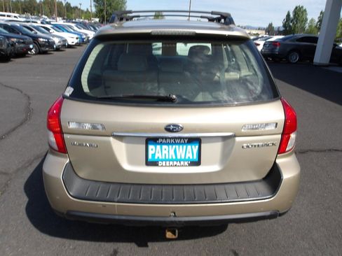 Used 2008 Subaru Outback 2.5i Limited AWD/4WD image 4