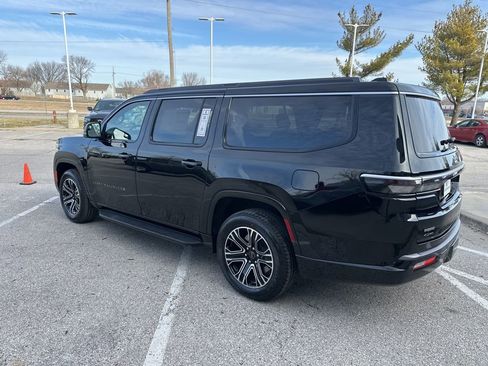 New 2026 Jeep Grand Wagoneer L 4WD w/ Premium Group I image 24