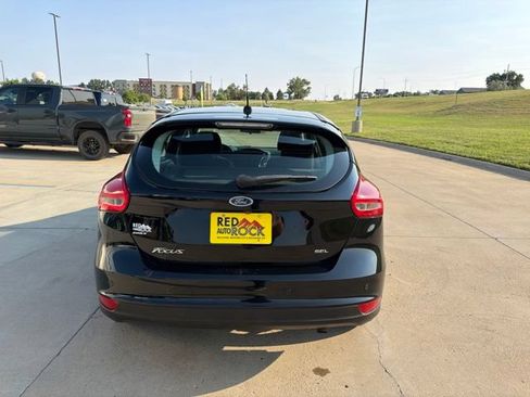 Used 2018 Ford Focus SEL w/ Winter Package FWD image 4