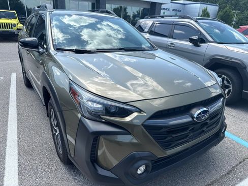 Used 2023 Subaru Outback Premium w/ Tech Package 1 AWD/4WD image 1