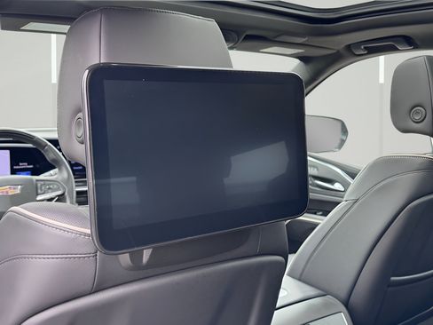 Used 2023 Cadillac Escalade Sport AWD/4WD image 19