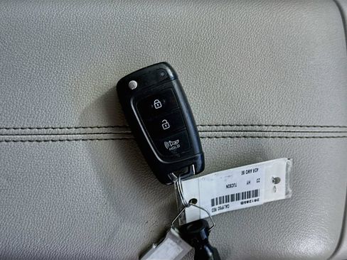 Used 2023 Hyundai Tucson SE AWD/4WD image 34