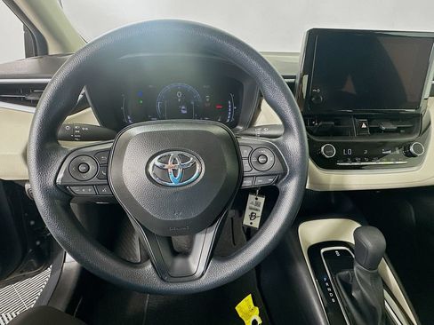 Used 2026 Toyota Corolla LE FWD image 11