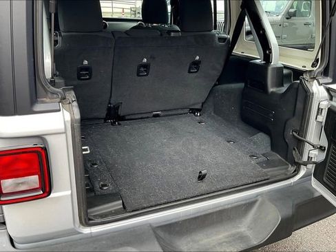 Used 2022 Jeep Wrangler Unlimited Sport image 25