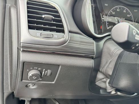 Used 2019 Jeep Grand Cherokee Limited X AWD/4WD image 12