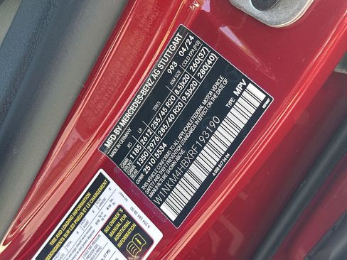 Used 2024 Mercedes-Benz GLC 300 4MATIC image 35