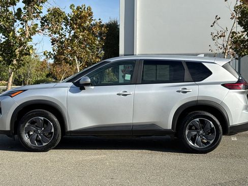 Certified 2024 Nissan Rogue SV image 7