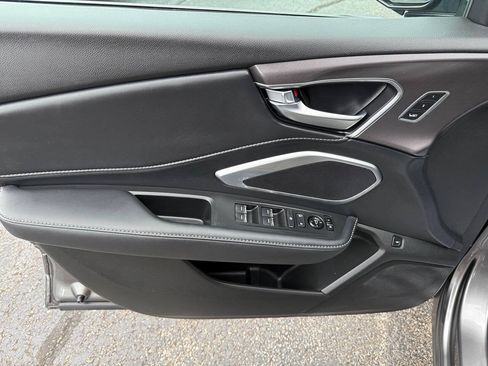 Used 2025 Acura RDX SH-AWD image 13