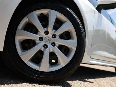 Used 2024 Toyota Corolla LE FWD image 34