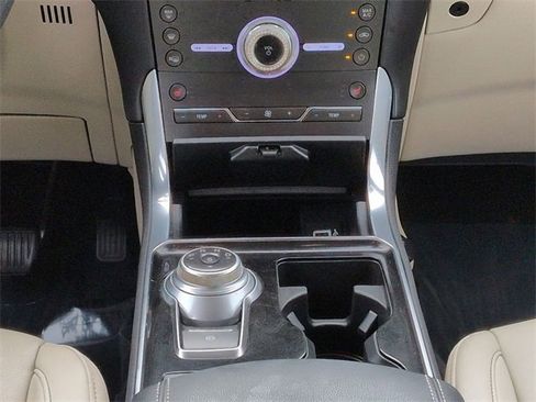 Used 2020 Ford Edge Titanium image 18