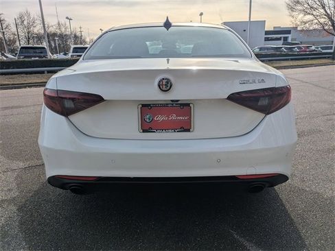 Used 2022 Alfa Romeo Giulia Ti image 4