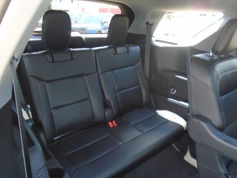 Used 2024 Ford Explorer Limited w/ Limited Technology Package AWD/4WD image 13