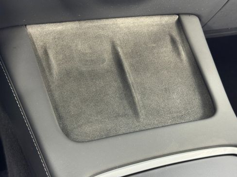 Used 2023 Tesla Model Y Long Range image 38