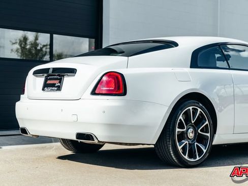 Used 2019 Rolls-Royce Wraith RWD image 52