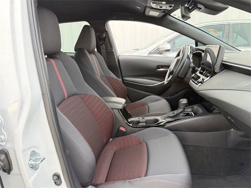 Used 2025 Toyota Corolla SE image 28